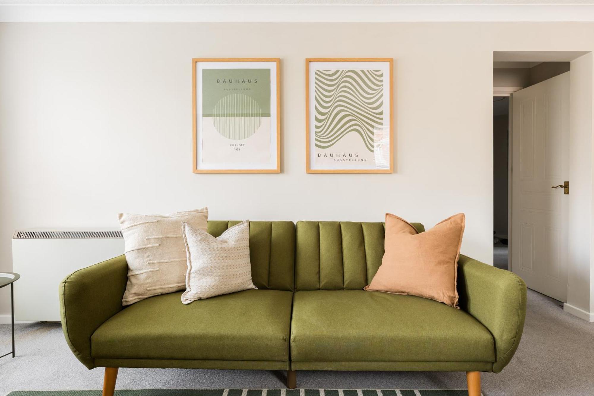Modern 2-Bedroom Apartments With Free Parking In Leamington Spa Exterior photo