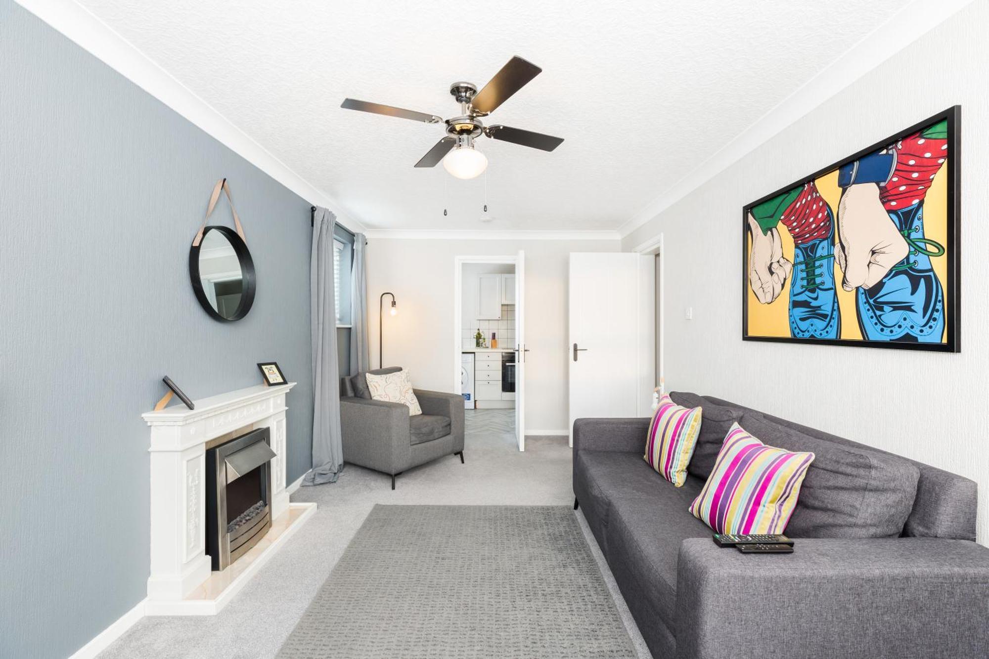 Modern 2-Bedroom Apartments With Free Parking In Leamington Spa Exterior photo