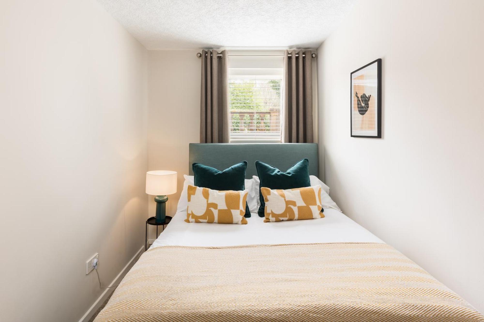 Modern 2-Bedroom Apartments With Free Parking In Leamington Spa Exterior photo
