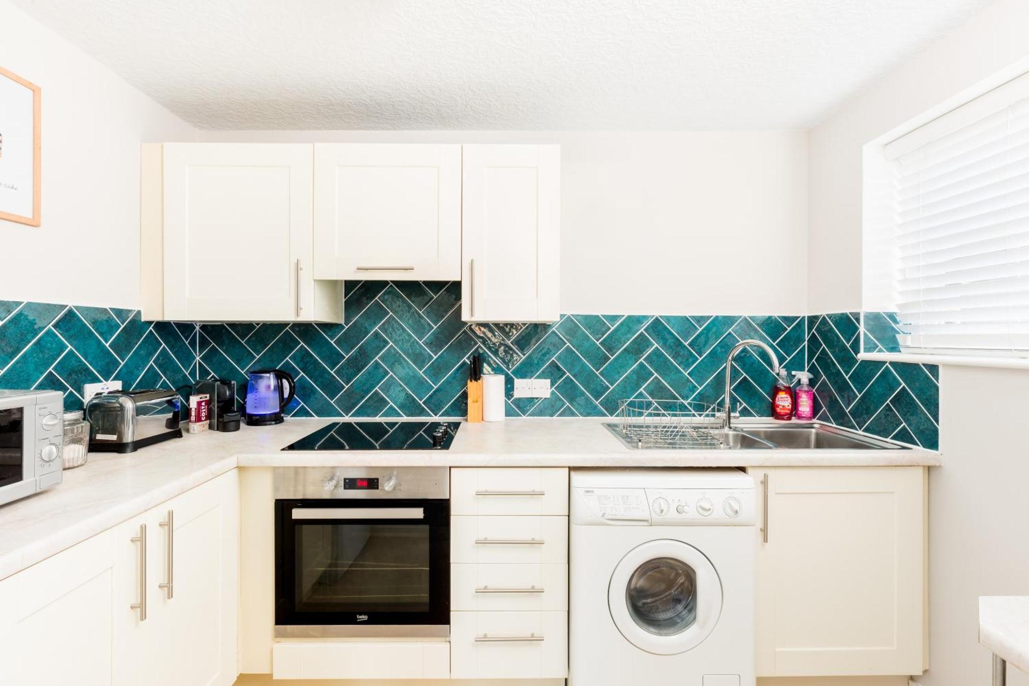 Modern 2-Bedroom Apartments With Free Parking In Leamington Spa Exterior photo