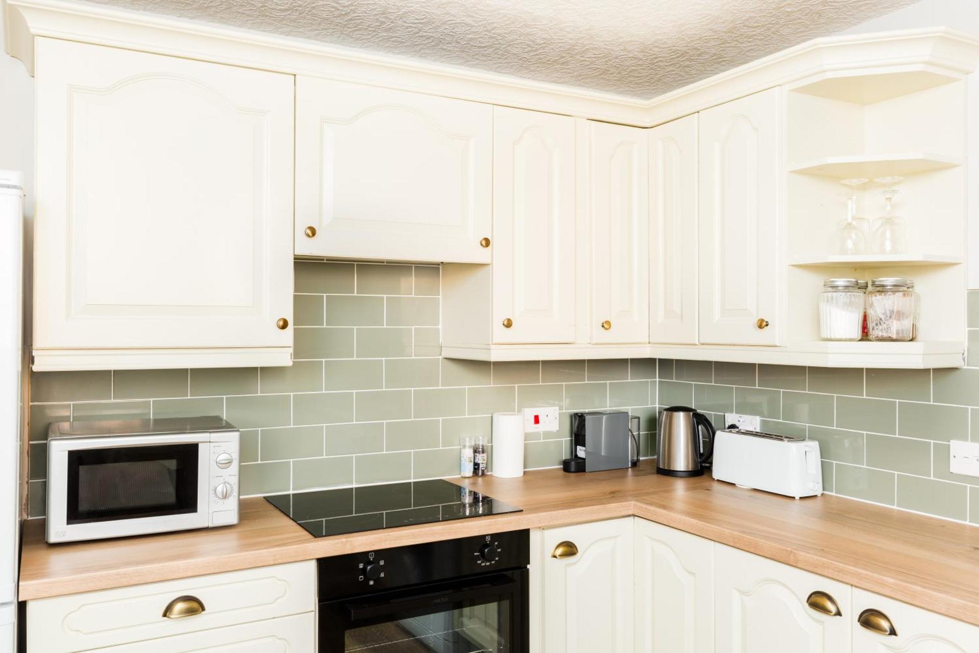 Modern 2-Bedroom Apartments With Free Parking In Leamington Spa Exterior photo
