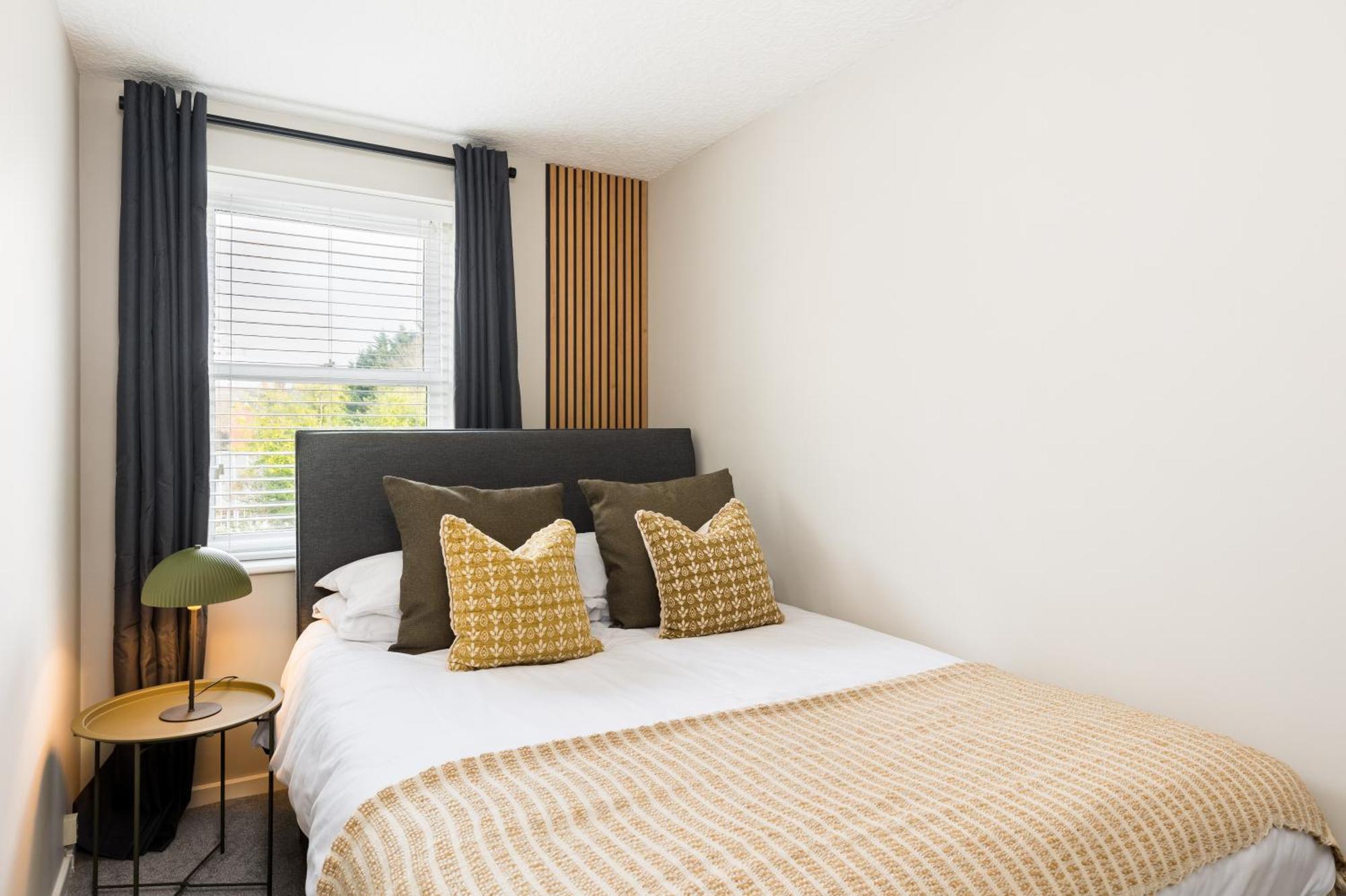 Modern 2-Bedroom Apartments With Free Parking In Leamington Spa Exterior photo