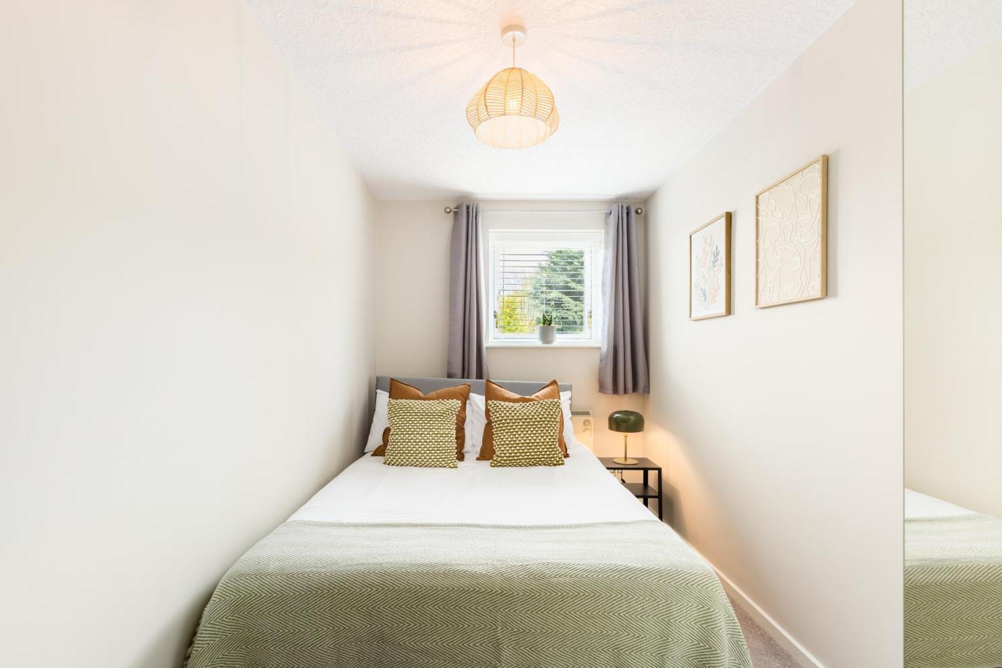Modern 2-Bedroom Apartments With Free Parking In Leamington Spa Exterior photo